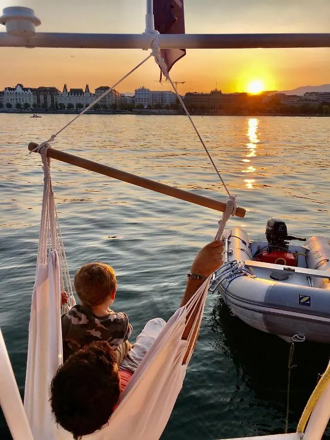 Πλωτό κατάλυμα Homeboat-Bateau Hotel Γενεύη