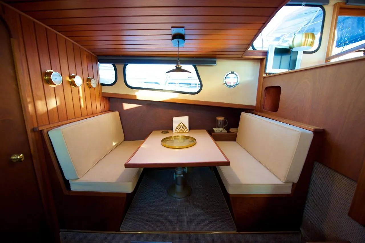 Homeboat-Bateau Hotel Geneva
