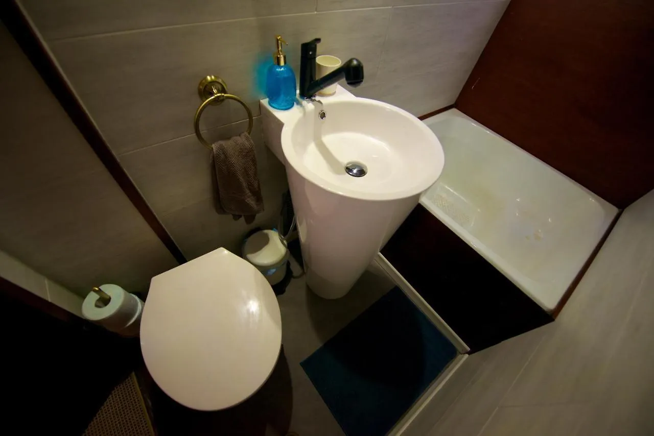Homeboat-Bateau Hotel Geneva Switzerland